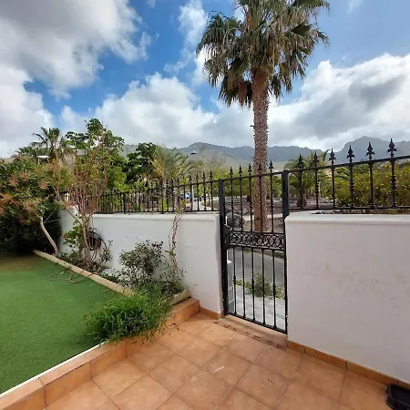 House With A Tropical Garden *