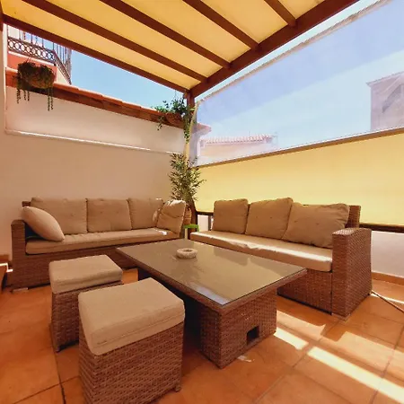 Сasa de vacaciones House With A Tropical Garden